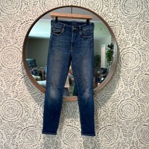 MOTHER high wasted looker ankle denim. Medium wash